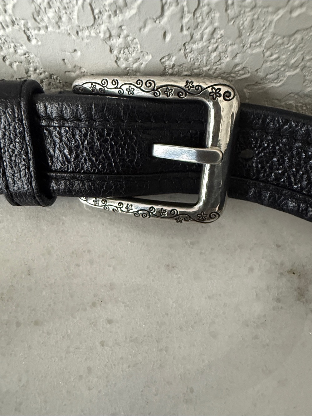 Brighton Vintage Black Leather Heart Accent Shoulder Bag🖤👜 E323240 - Picture 3 of 10